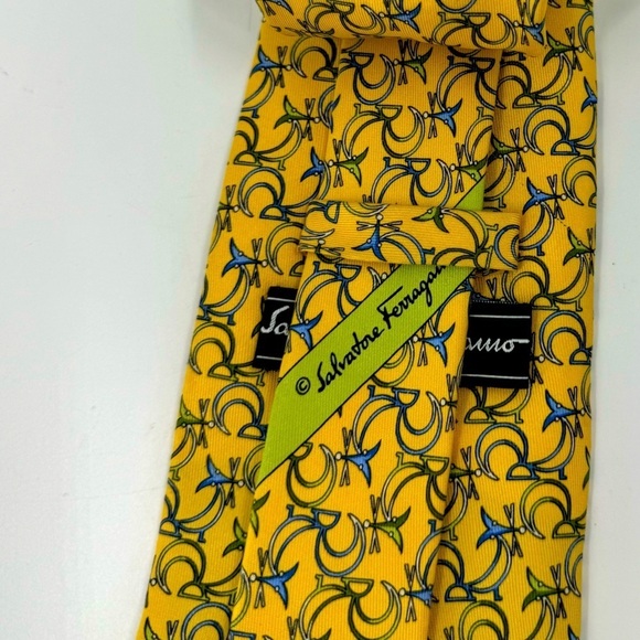 Salvatore Ferragamo 100% Silk Luxury Tie - Picture 5 of 10